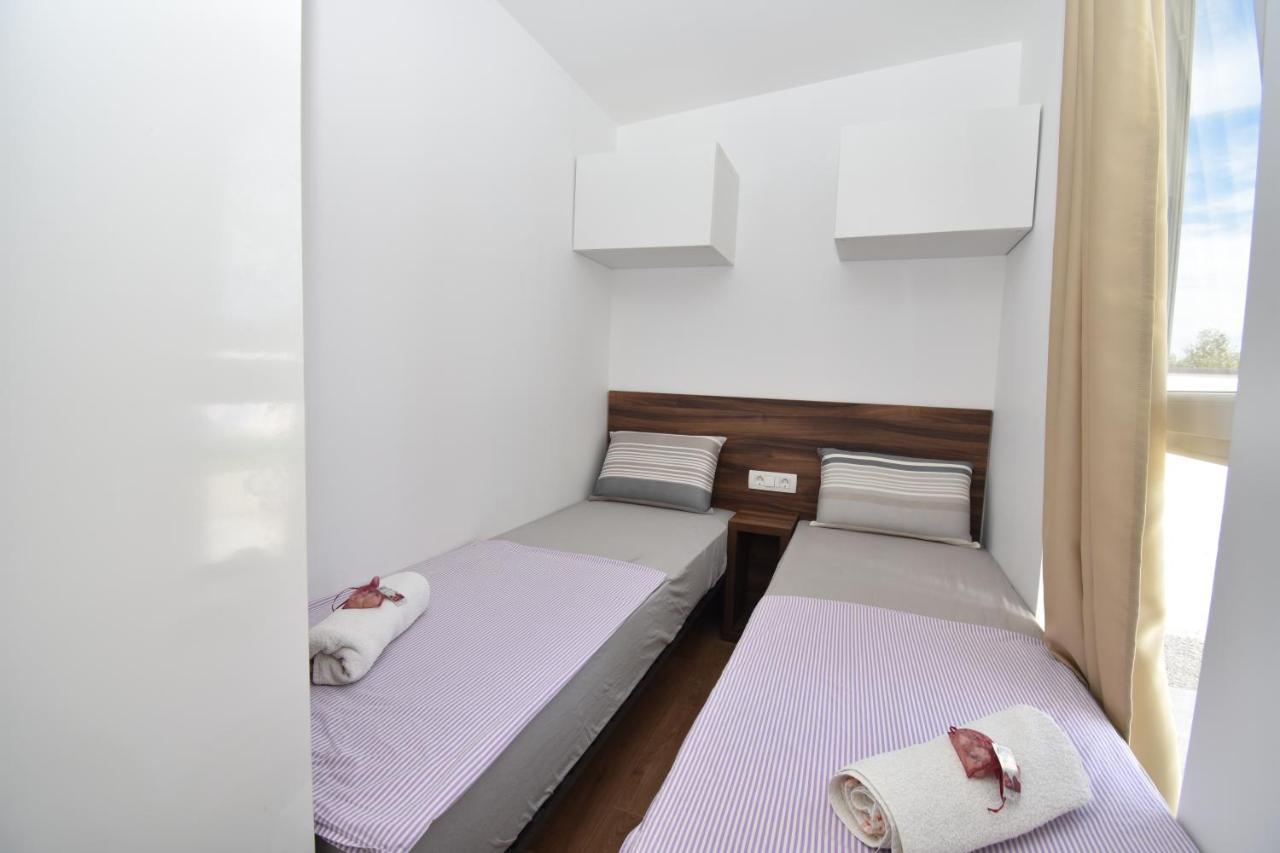 Resort Renjeland 希贝尼克 外观 照片